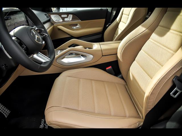 2025 Mercedes Benz GLS 450 4MATIC photo 9