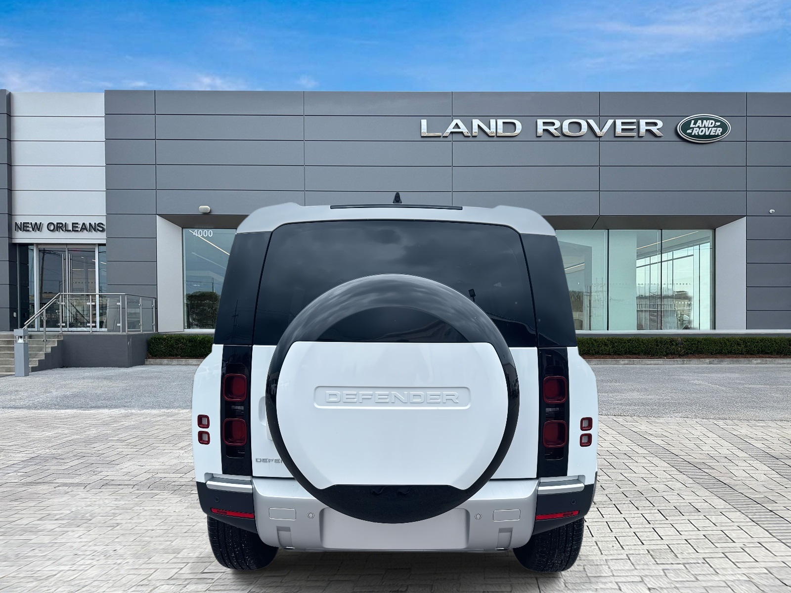 2025 Land Rover Defender 110 S photo 4