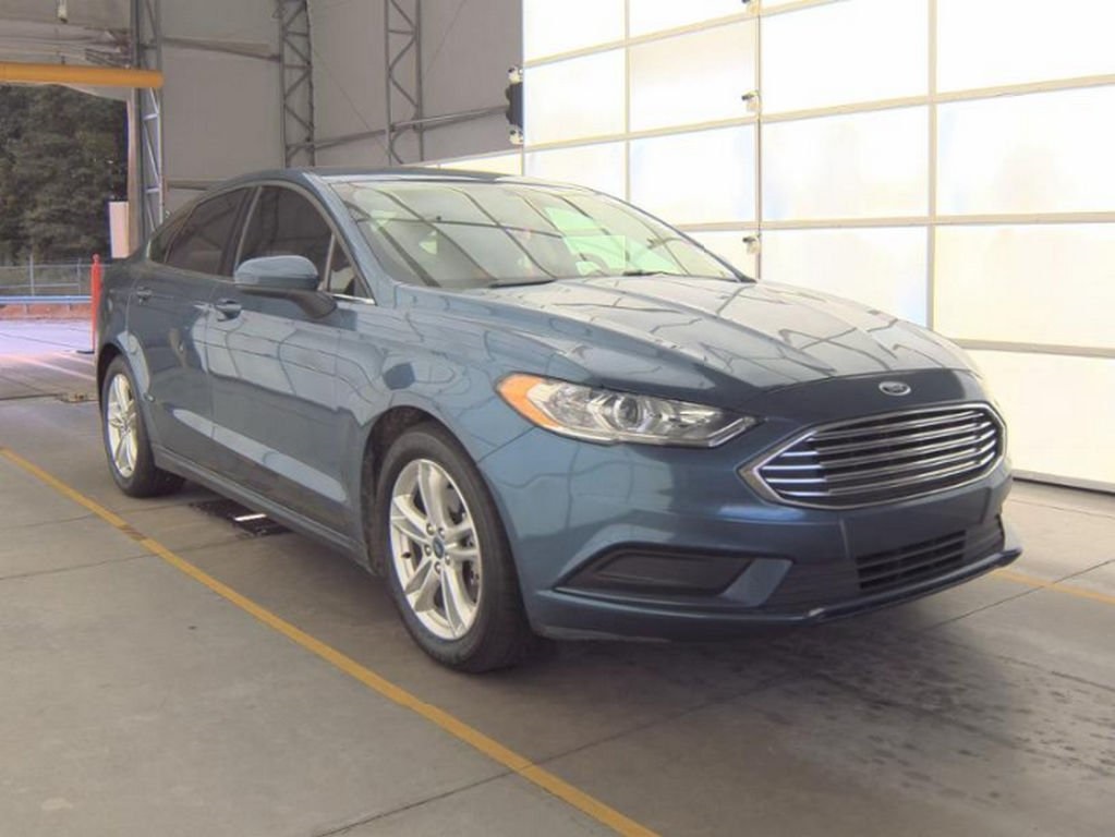 2018 Ford Fusion SE photo 4