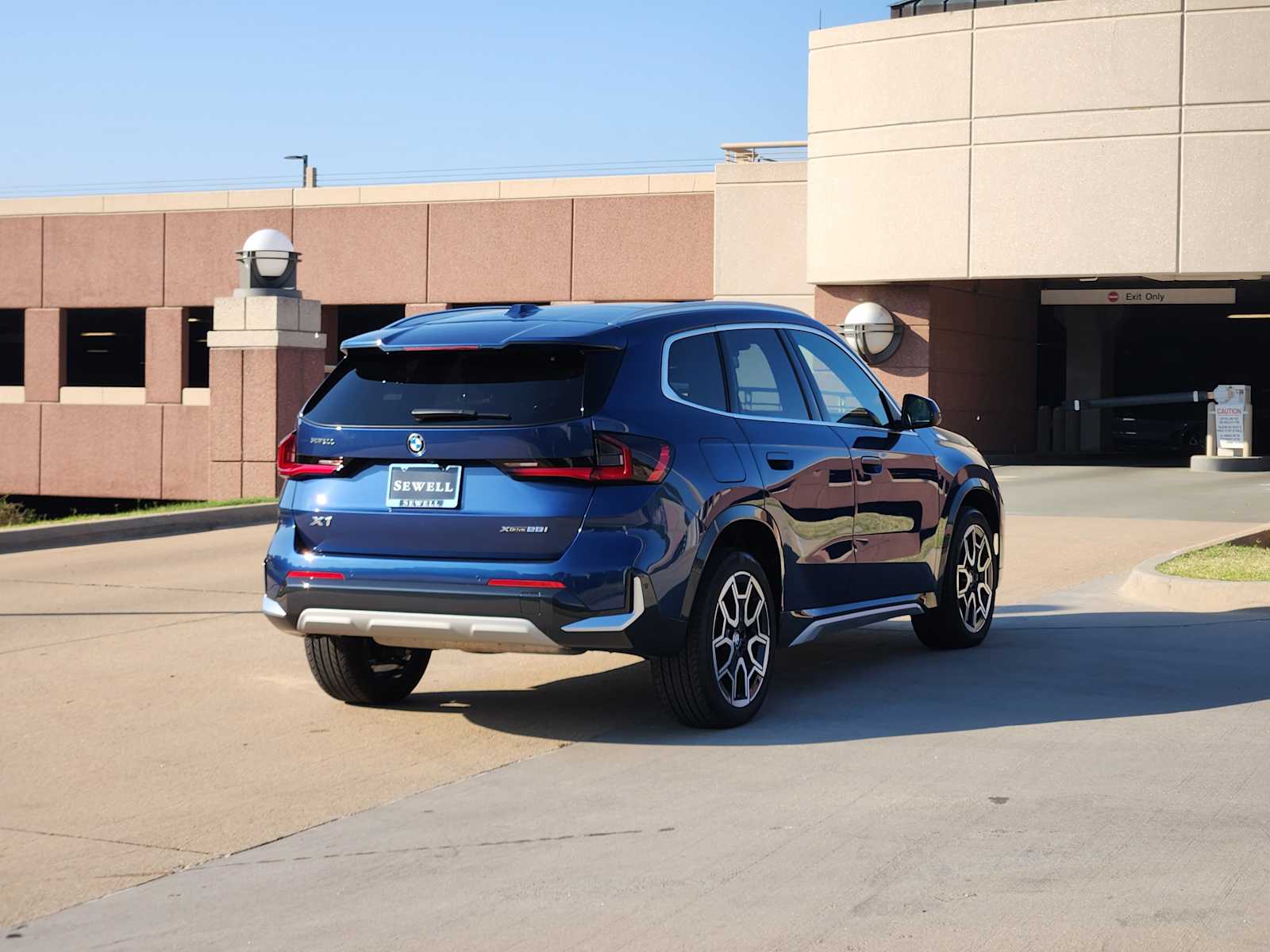 2025 Bmw X1 XDrive28i photo 4