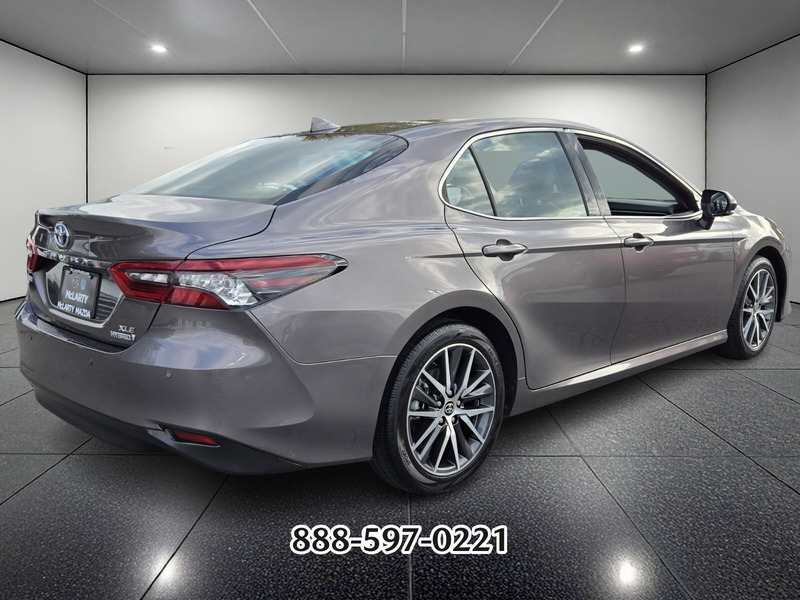 2024 Toyota Camry Hybrid XLE photo 2