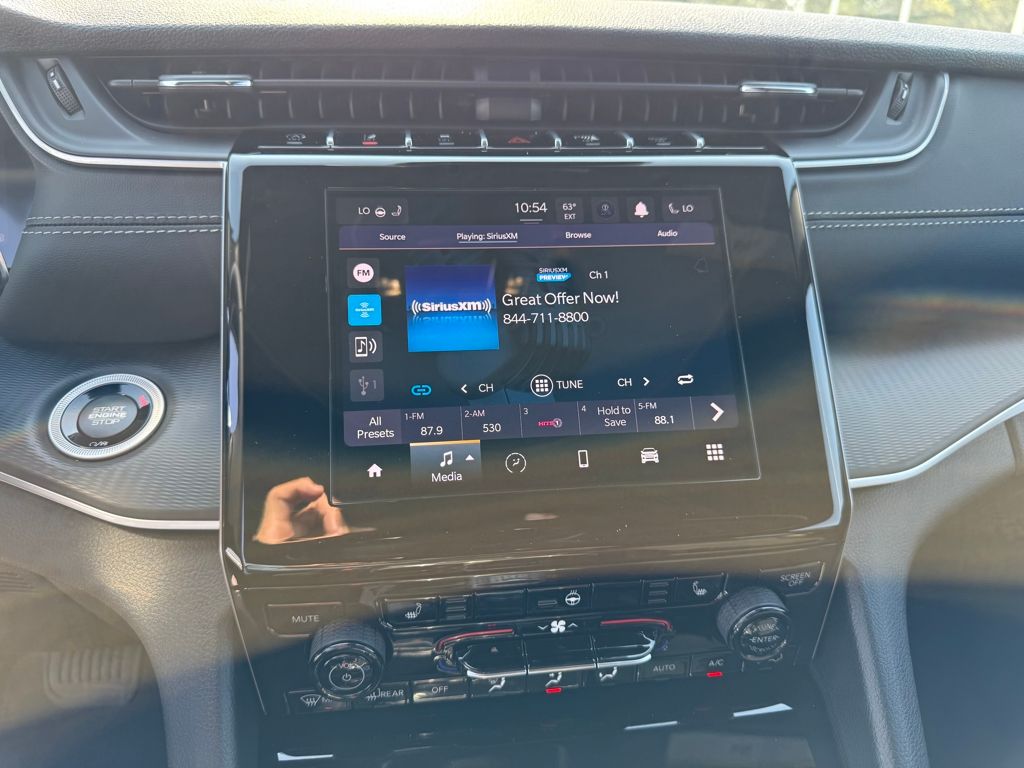2025 Jeep Grand Cherokee Altitude photo 18