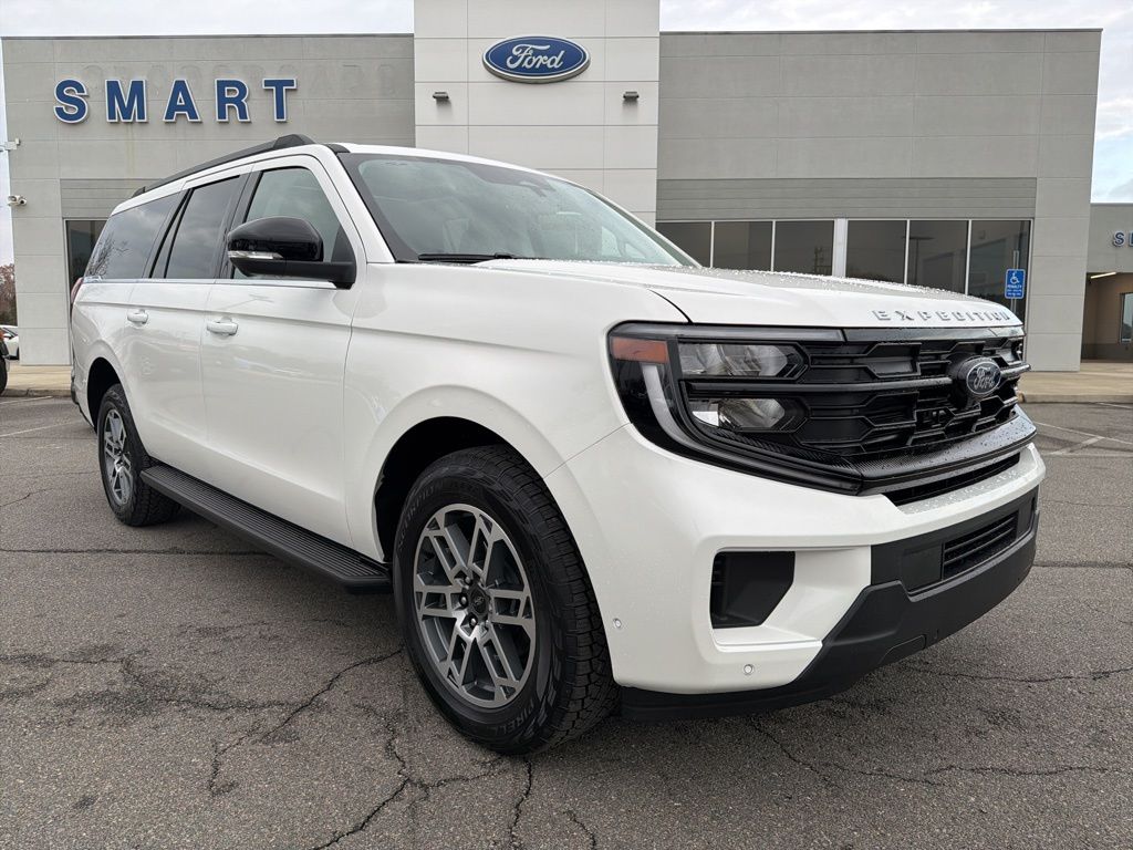 2025 Ford Expedition Active's photo