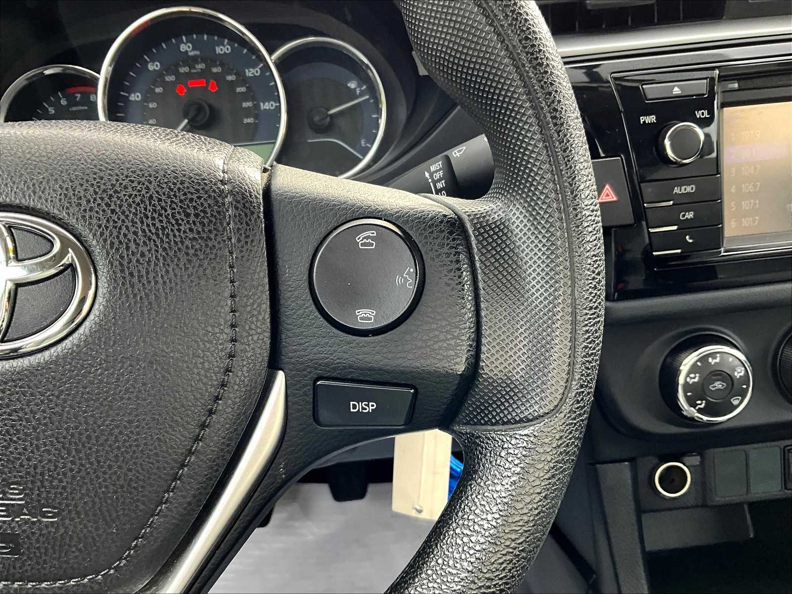 2016 Toyota Corolla L photo 23
