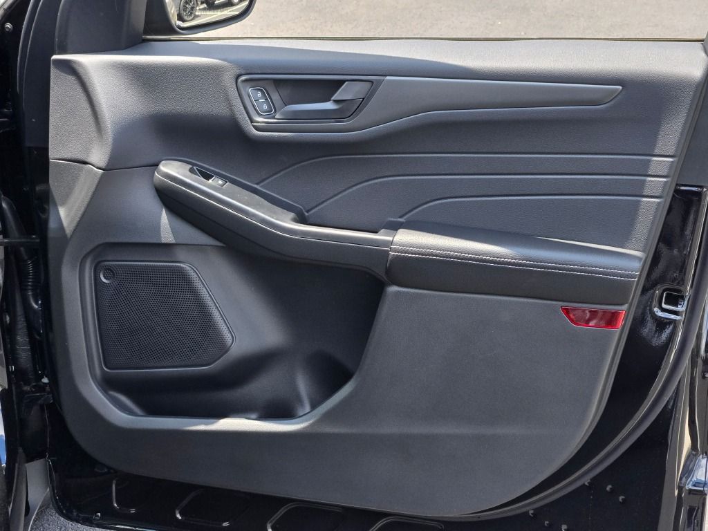 2025 Ford Escape Active photo 2