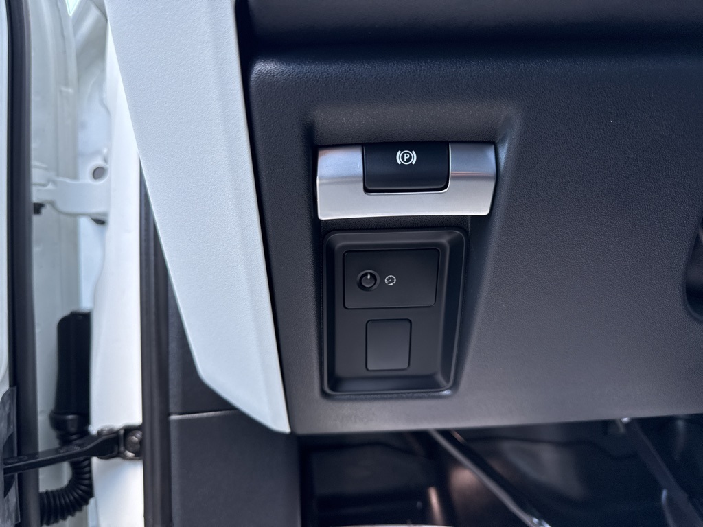 2022 Land Rover Defender 110 X-Dynamic HSE photo 26