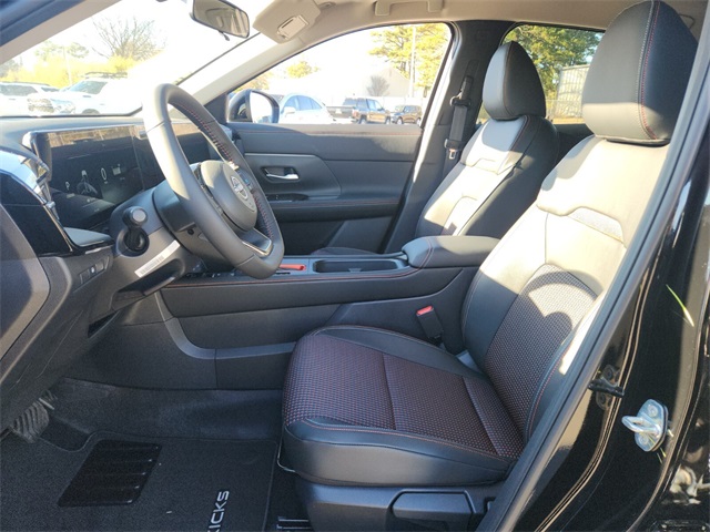 2025 Nissan Kicks SR photo 4
