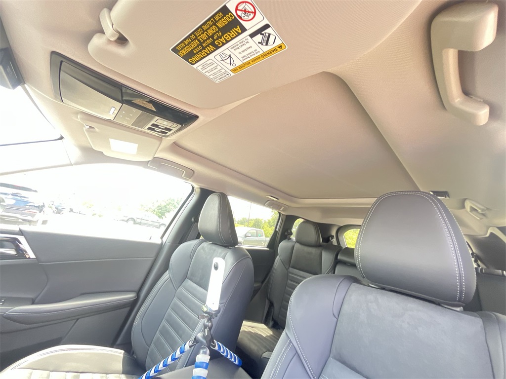 2025 Mitsubishi Outlander SE photo 21