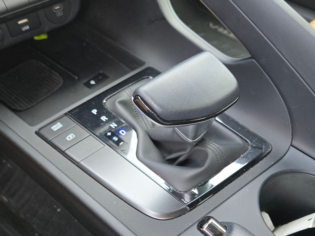 2025 Hyundai Elantra SEL Sport photo 20