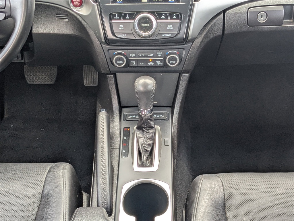 2017 Acura ILX Premium Technology Plus photo 17