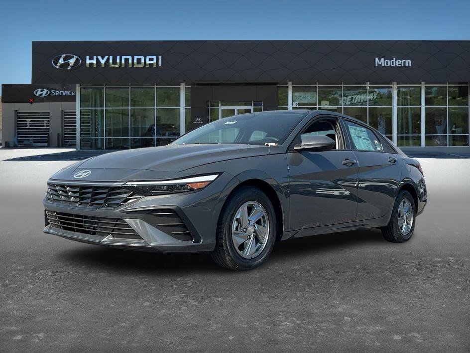 2026 Hyundai Elantra SE's photo