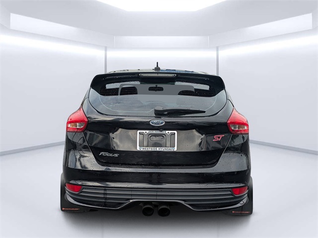 2017 Ford Focus ST photo 4