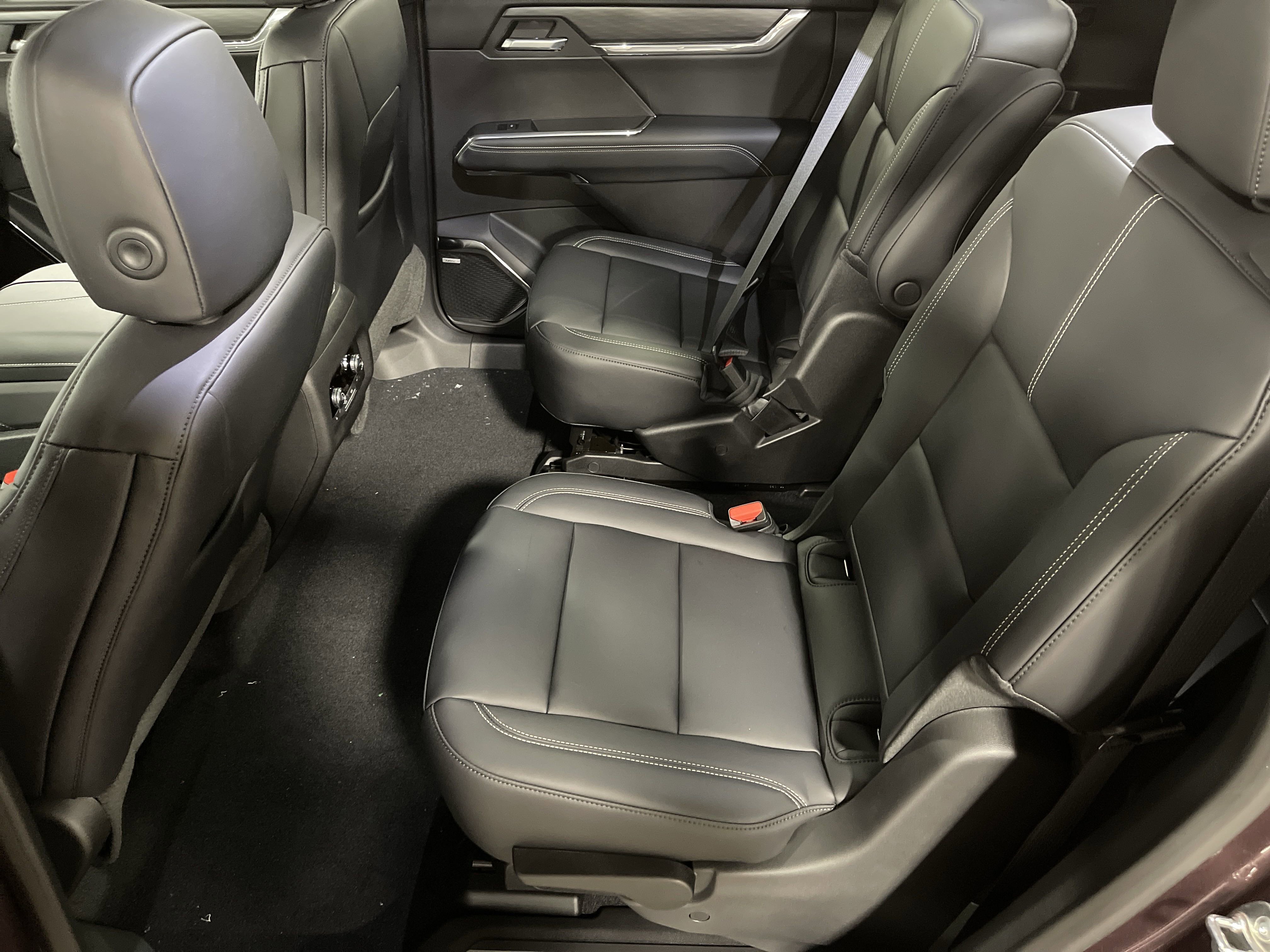 2026 Gmc Acadia Elevation photo 2