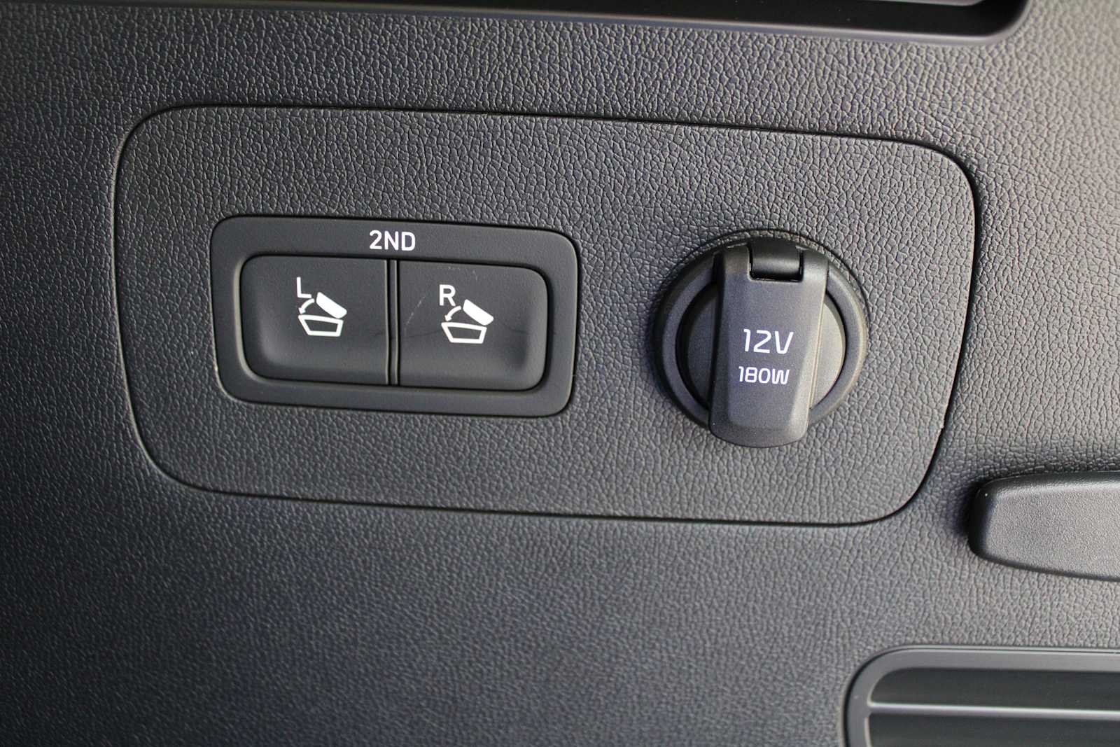 2025 Kia Sorento S photo 9