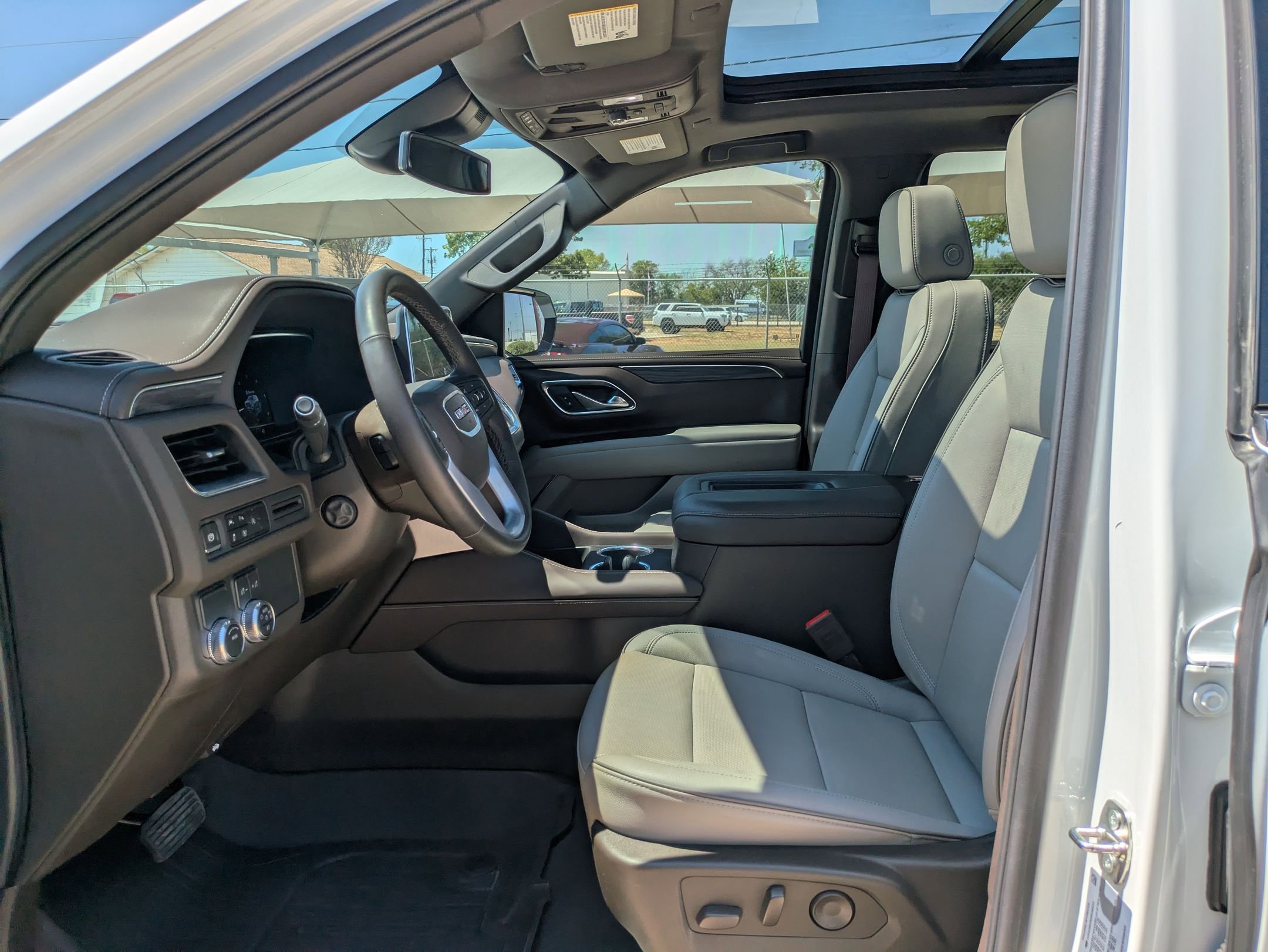 2024 Gmc Yukon SLT photo 8