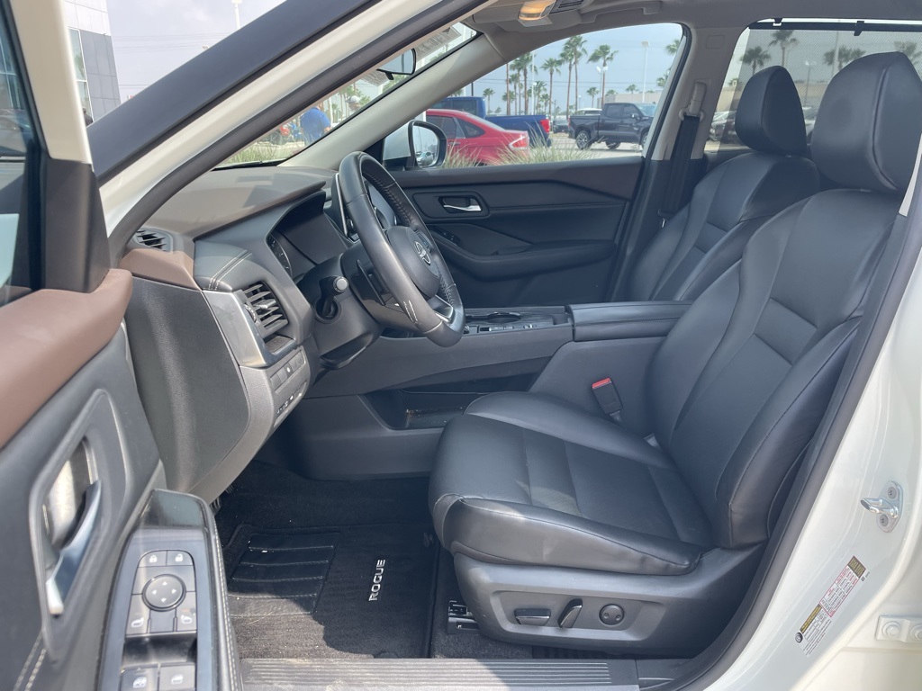2023 Nissan Rogue SV photo 13
