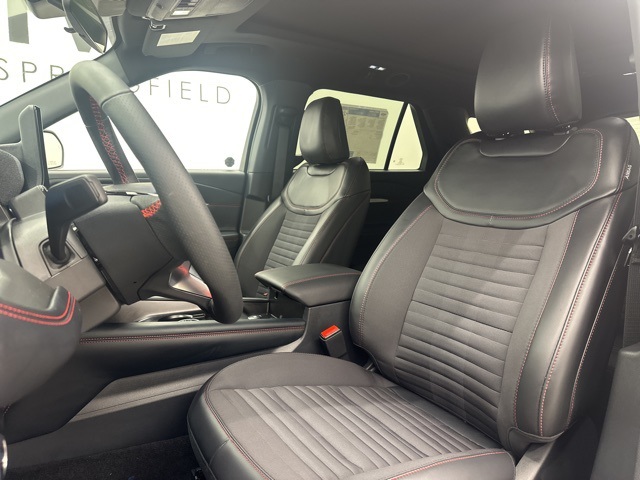 2025 Ford Explorer ST-Line photo 9