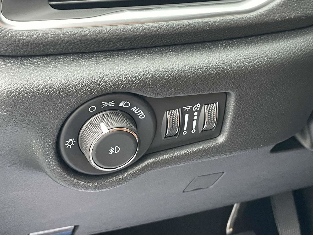 2026 Chrysler Pacifica Pinnacle photo 26