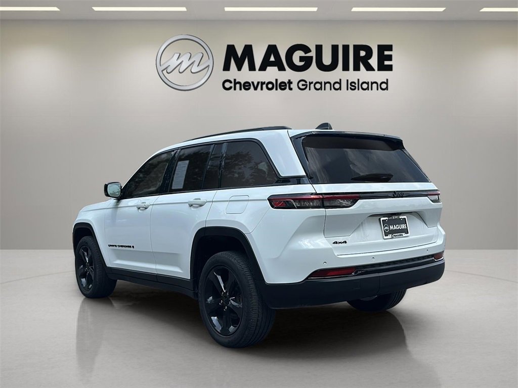 2023 Jeep Grand Cherokee Altitude photo 4