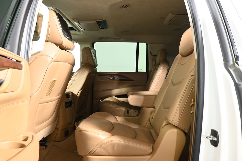 2016 Cadillac Escalade ESV Platinum photo 6