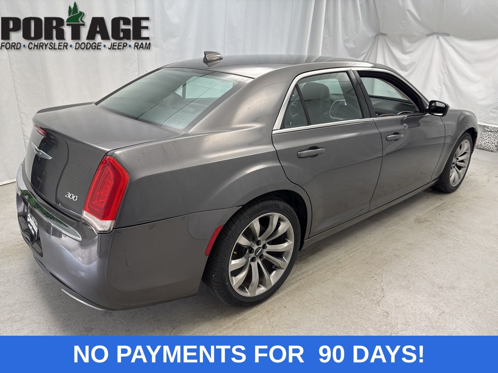 2015 Chrysler 300 Limited photo 2