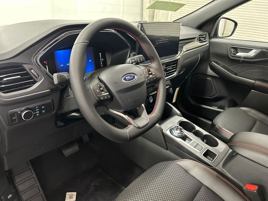 2026 Ford Escape ST-Line photo 4