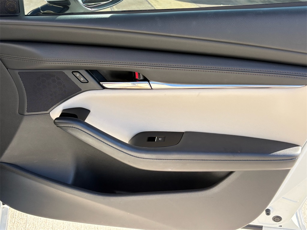 2023 Mazda Mazda3 2.5 s Preferred photo 5