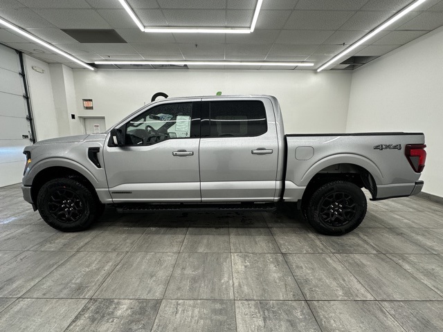 2025 Ford F-150 XLT photo 2