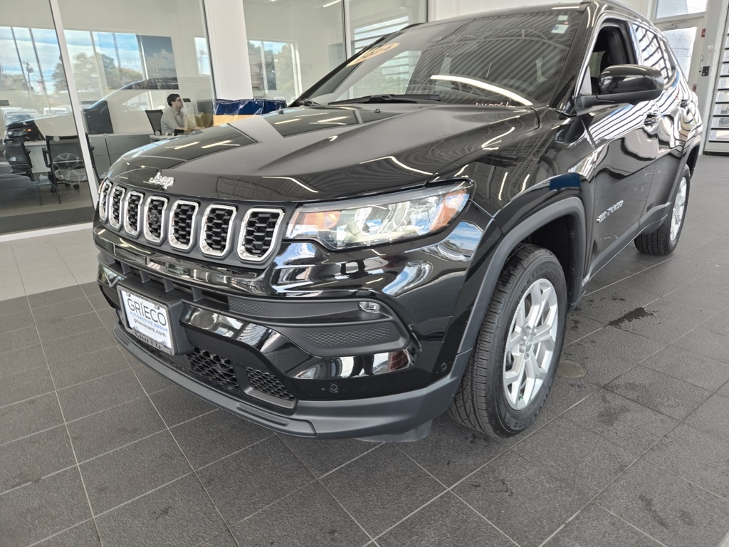 2024 Jeep Compass Latitude photo 4