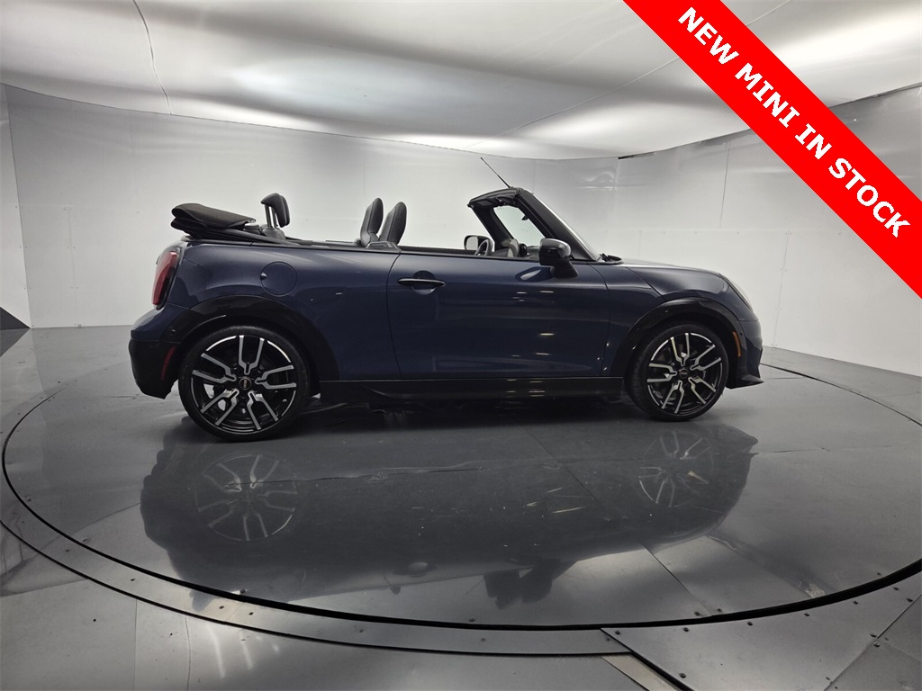 2026 Mini Cooper Convertible Iconic photo 8