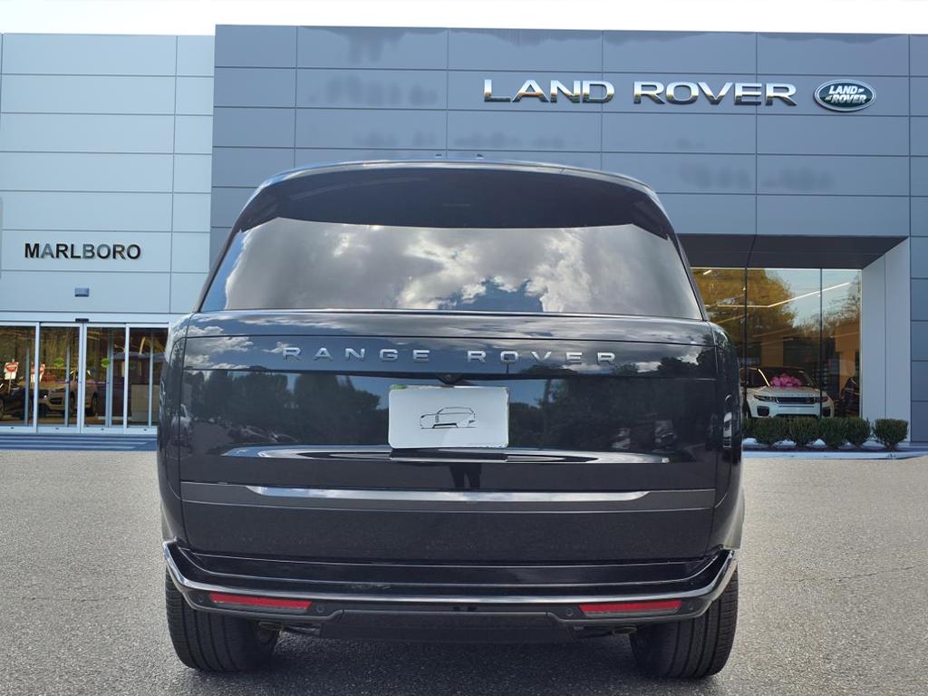 2025 Land Rover Range Rover SE photo 6