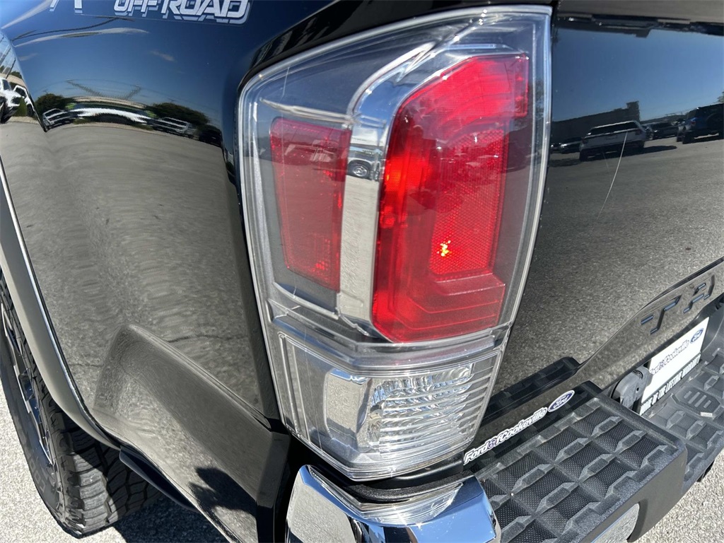 2020 Toyota Tacoma TRD Off-Road photo 11