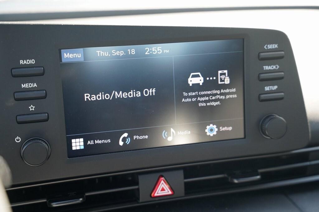 2025 Hyundai Elantra SEL Sport photo 22