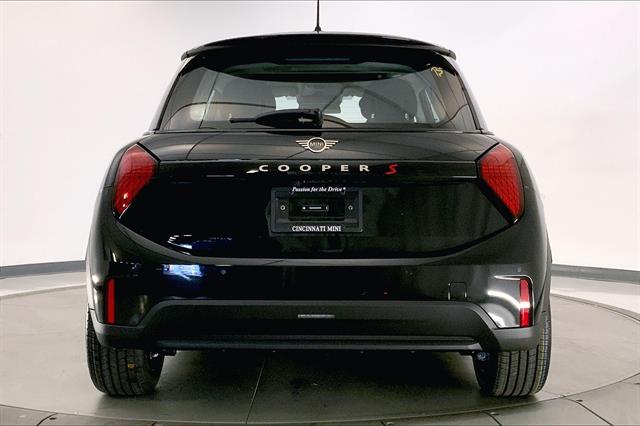 2025 Mini Cooper S Hardtop 2 Door Iconic photo 2