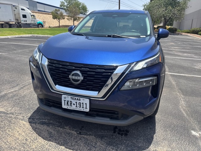 Used 2023 Caspian Blue Metallic Nissan SV image 3