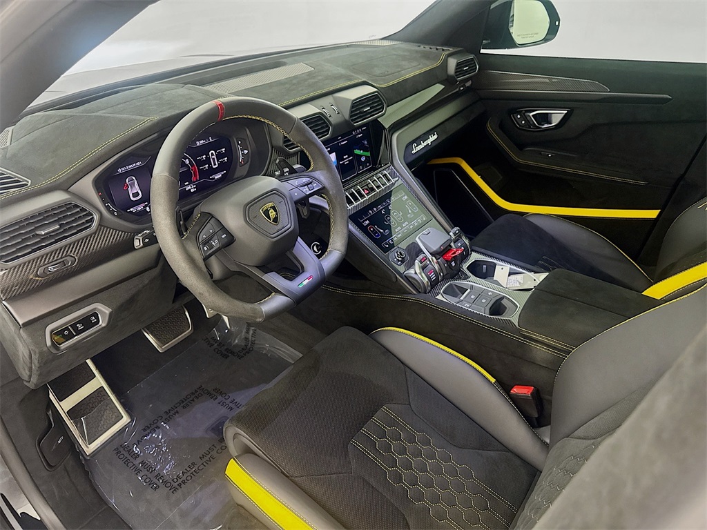 2024 Lamborghini Urus Performante photo 8