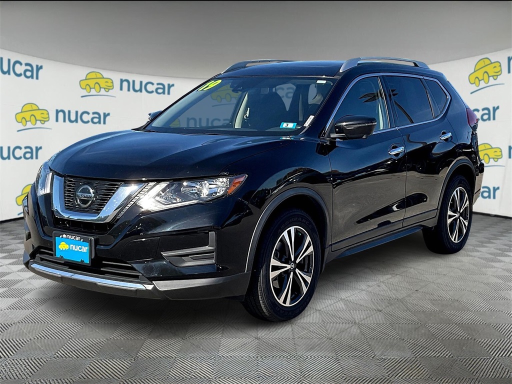 2019 Nissan Rogue SV photo 3