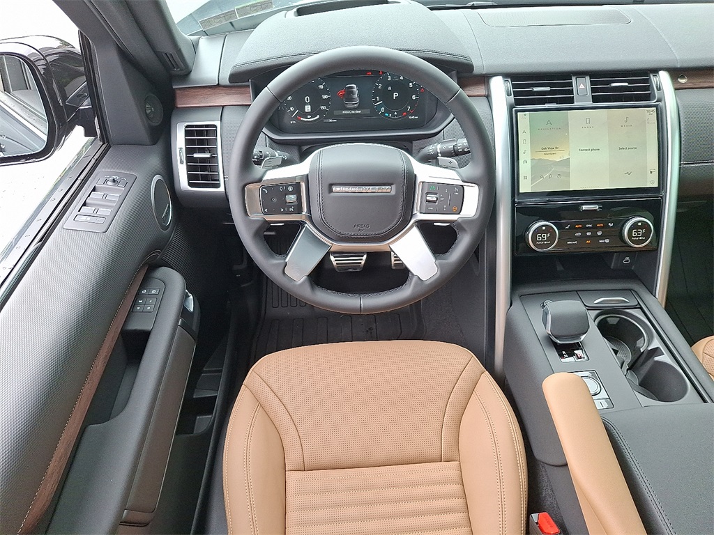 2025 Land Rover Discovery SE photo 8