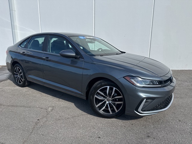 2025 Volkswagen Jetta 1.5T SE photo 2