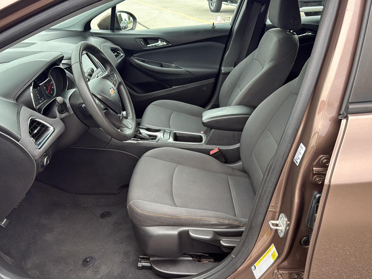 2019 Chevrolet Cruze LS photo 7