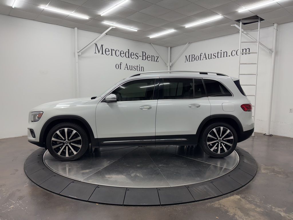 2021 Mercedes Benz GLB 250 photo 3