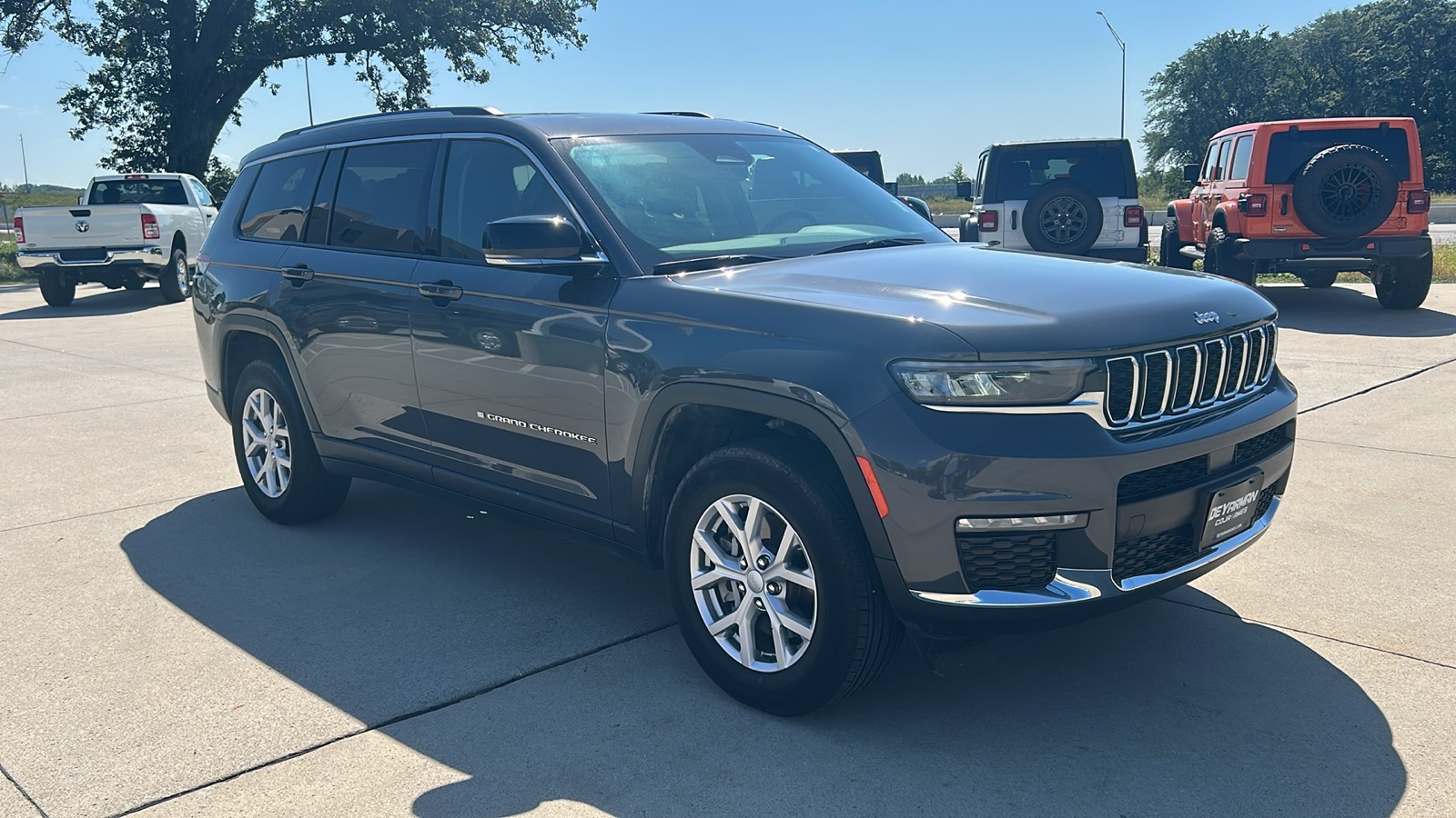 2022 Jeep Grand Cherokee L Limited's photo