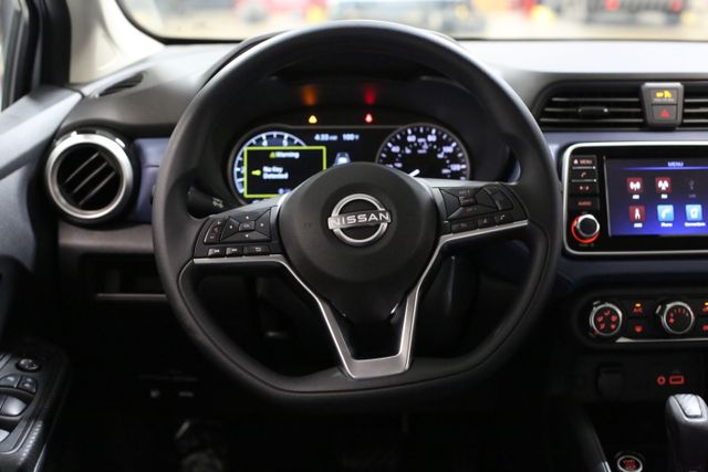 2025 Nissan Versa SV photo 17