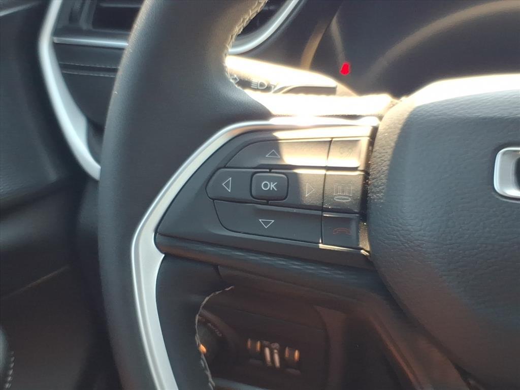 2025 Jeep Grand Cherokee Laredo X photo 14
