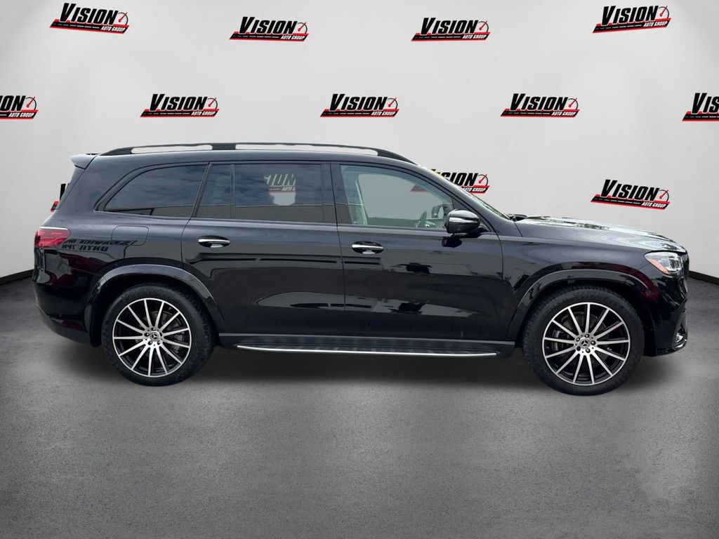 2024 Mercedes Benz GLS 580 photo 3
