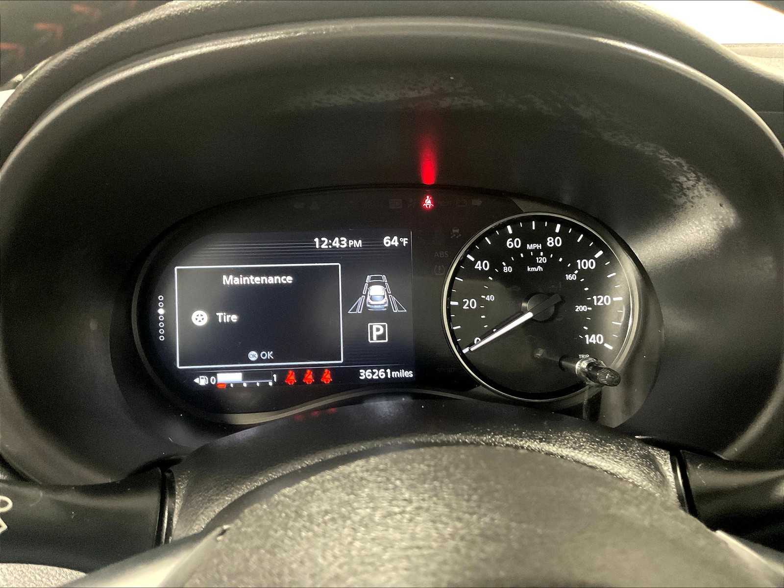 2023 Nissan Kicks SR photo 23