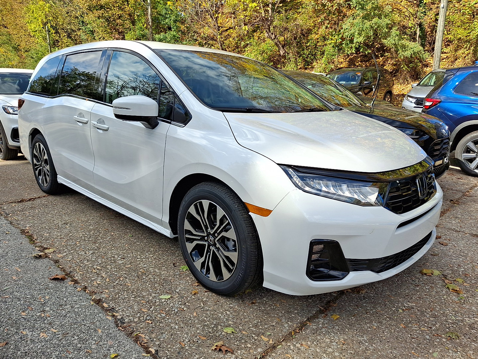 2026 Honda Odyssey Elite photo 2