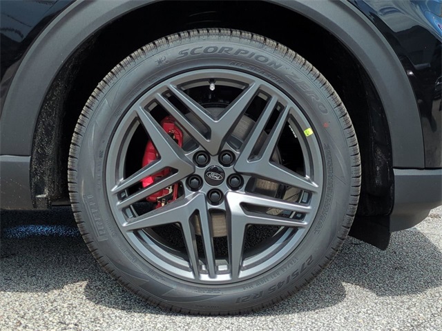 2025 Ford Explorer ST-Line photo 10