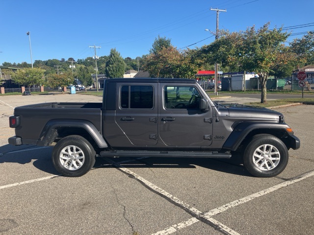 2023 Jeep Gladiator Sport photo 4