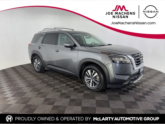 2024 Nissan Pathfinder SL's photo